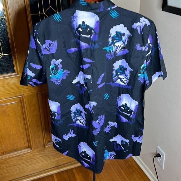 Marvel Black Panther T'Challa Scenic Woven Button-Up - BoxLunch Exclusive Medium - Picture 6 of 8